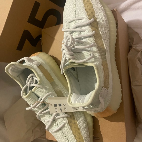 NWT Yeezy Adidas Boost 350 - Picture 9 of 12